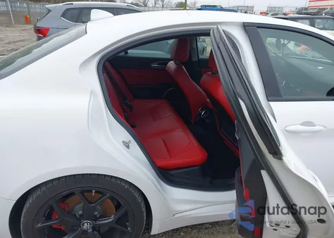 2020 Alfa Romeo Giulia Sport Rwd z USA, uszkodzony, nr VIN ZARFAMAN1L7635156